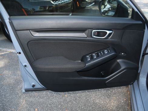 Used 2024 Honda Civic Sport image 9