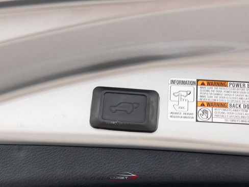 Used 2016 Toyota RAV4 XLE AWD/4WD image 43