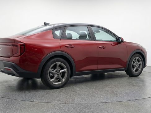 Used 2025 Kia K4 LXS image 9