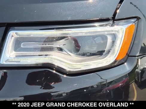 Used 2020 Jeep Grand Cherokee Overland AWD/4WD image 16