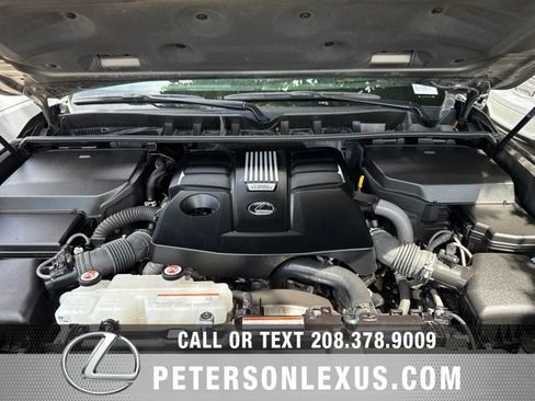 Used 2023 Lexus LX 600 4WD w/ Appearance Package image 10