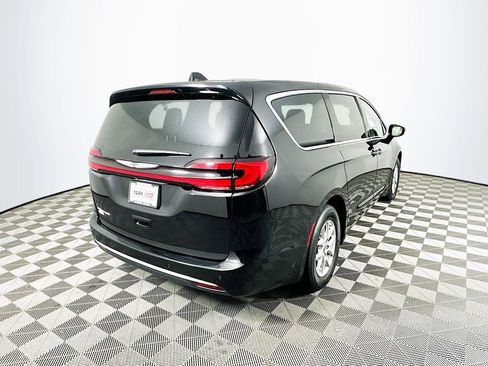Certified 2024 Chrysler Pacifica Touring-L image 11