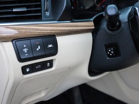 Used 2018 Kia Cadenza Technology FWD image 59