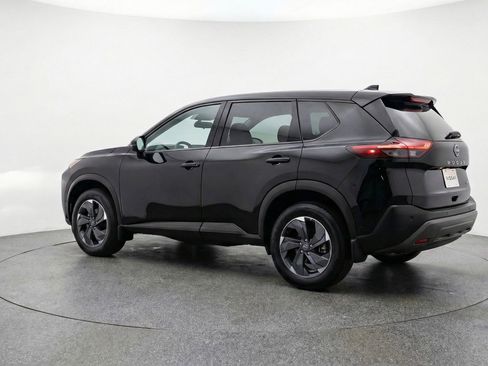 Used 2025 Nissan Rogue SV FWD image 6