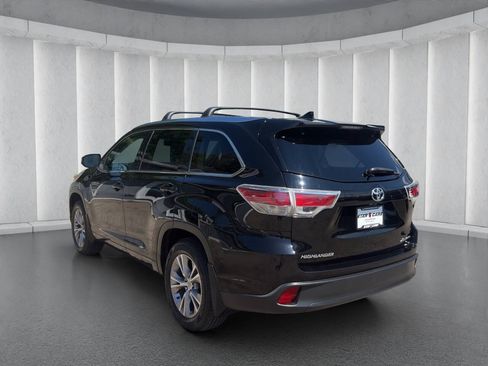 Used 2015 Toyota Highlander XLE AWD/4WD image 3