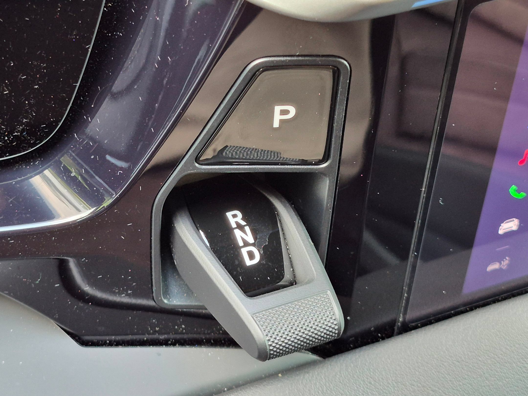 Certified 2025 Porsche Macan 4S Electric AWD/4WD image 19