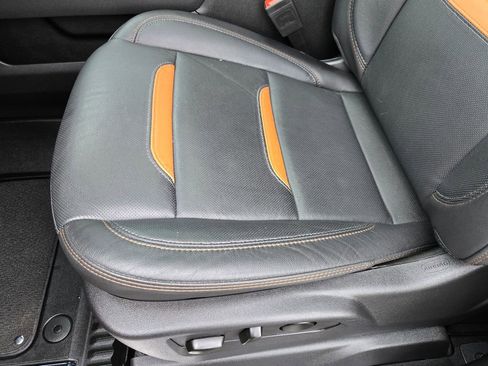 Used 2025 GMC Sierra 2500 AT4 w/ Technology Package image 17