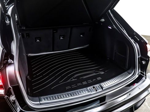 Used 2024 Porsche Macan GTS image 24