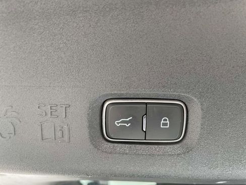 Used 2025 Ford Expedition Platinum AWD/4WD image 22
