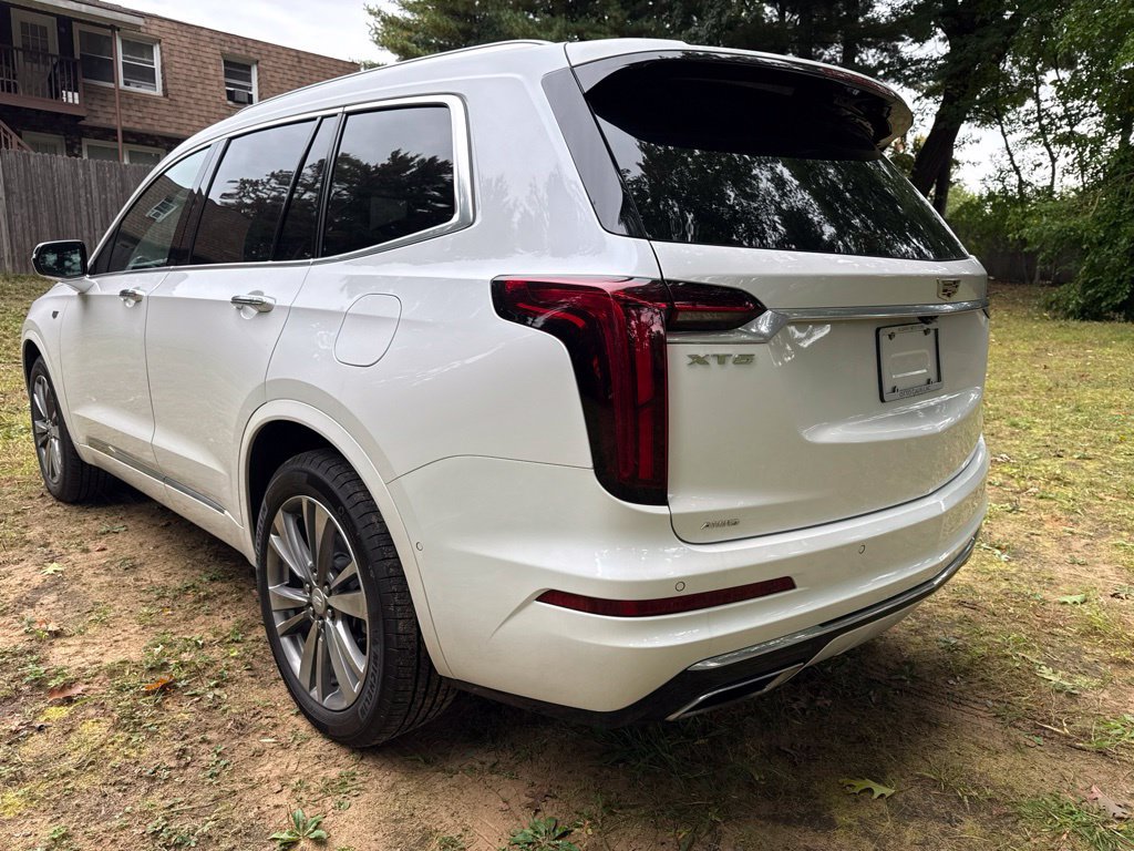 Used 2022 Cadillac XT6 Premium Luxury w/ Technology Package AWD/4WD image 3