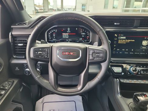 Used 2024 GMC Sierra 1500 AT4 w/ Technology Package AWD/4WD image 18