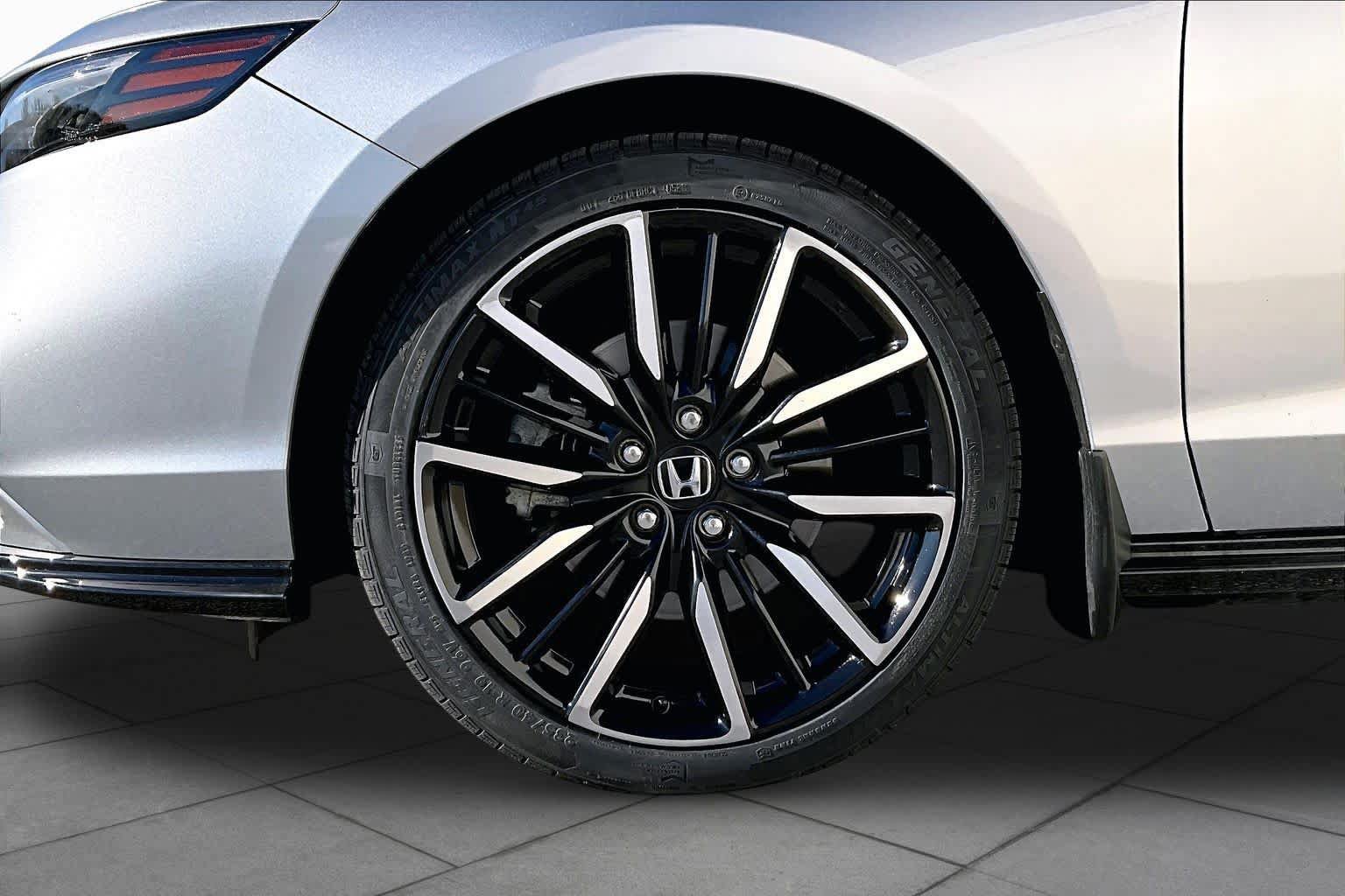 Used 2023 Honda Accord Touring image 10