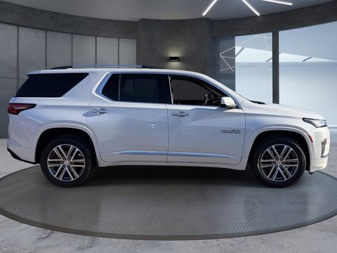 Certified 2023 Chevrolet Traverse High Country FWD image 7