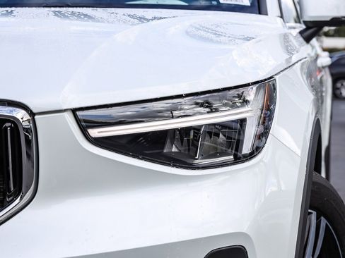 New 2025 Volvo XC40 B5 Core w/ Climate Package image 2