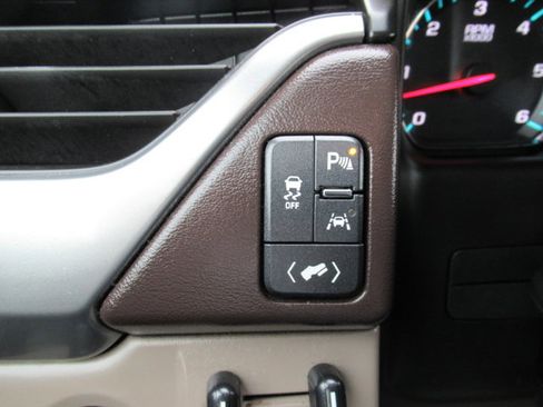 Used 2016 Chevrolet Tahoe LT image 18