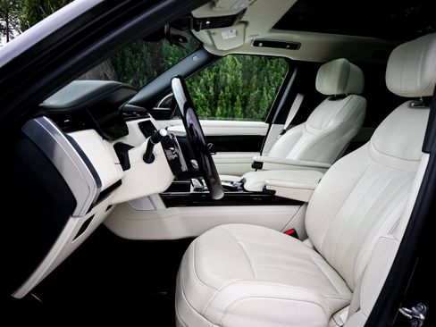 Used 2024 Land Rover Range Rover Autobiography AWD/4WD image 7