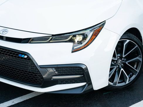 Used 2020 Toyota Corolla SE FWD image 3