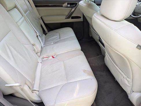 Used 2017 Lexus GX 460 image 19