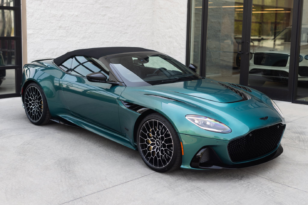 Used 2023 Aston Martin DBS Superleggera Volante RWD image 3