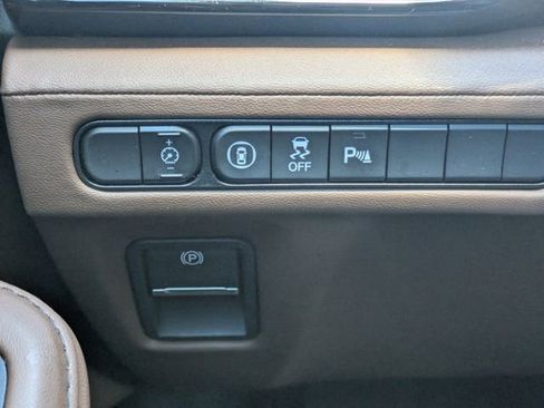 Certified 2024 Acura MDX SH-AWD w/ Technology Package image 31