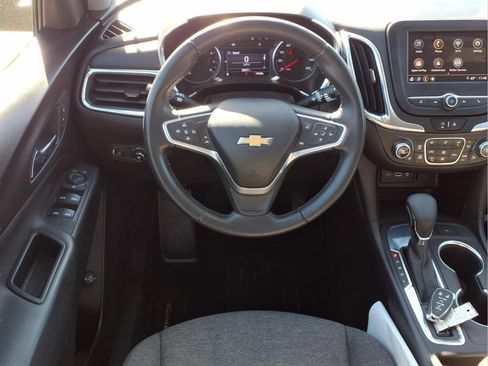 Used 2022 Chevrolet Equinox LT FWD image 3