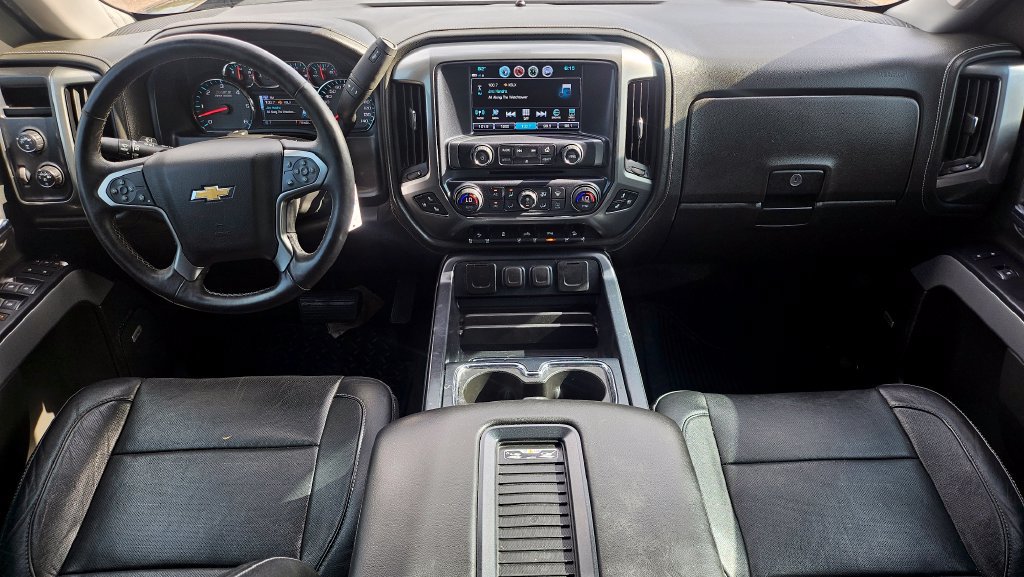 Used 2018 Chevrolet Silverado 1500 LTZ Z71 w/ LTZ Plus Package AWD/4WD image 5