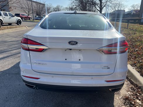 Used 2019 Ford Fusion SE image 6
