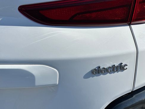 Certified 2023 Hyundai Kona SEL image 28