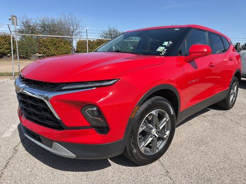 Used 2023 Chevrolet Blazer LT image 1