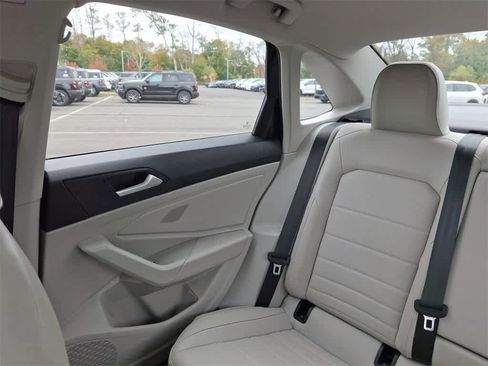 Used 2023 Volkswagen Jetta SE image 12