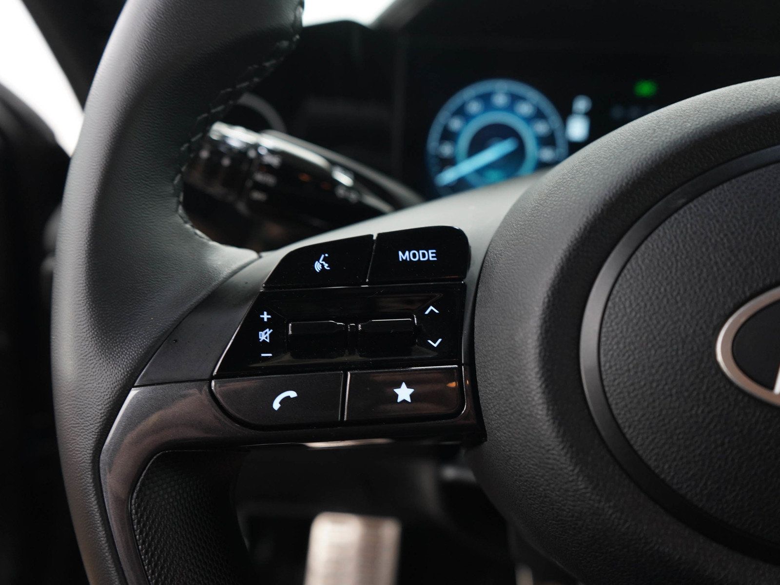 Certified 2026 Hyundai Elantra SEL FWD image 21