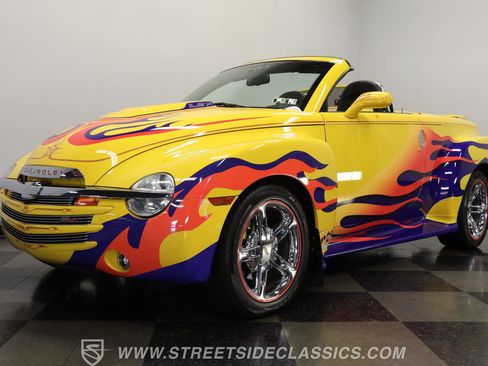 Used 2005 Chevrolet SSR w/ Preferred Equipment Group image 20