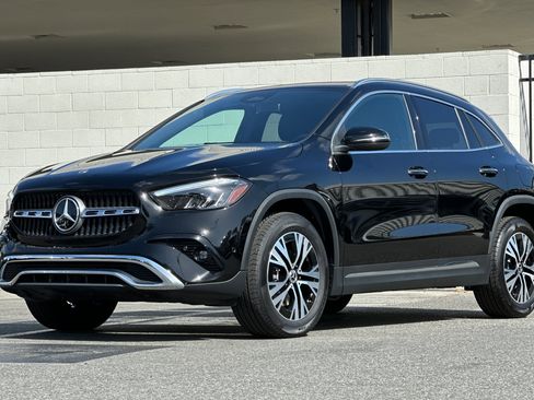 Certified 2025 Mercedes-Benz GLA 250 image 8