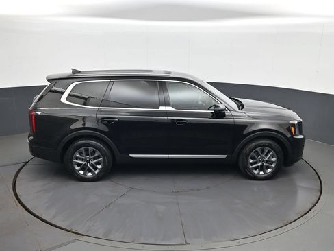 Used 2024 Kia Telluride LX AWD/4WD image 17