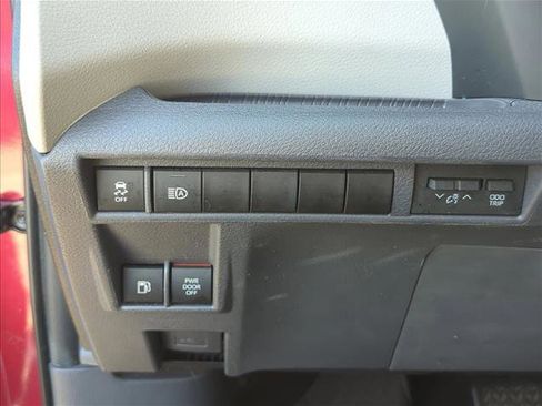 Used 2022 Toyota Sienna LE image 12