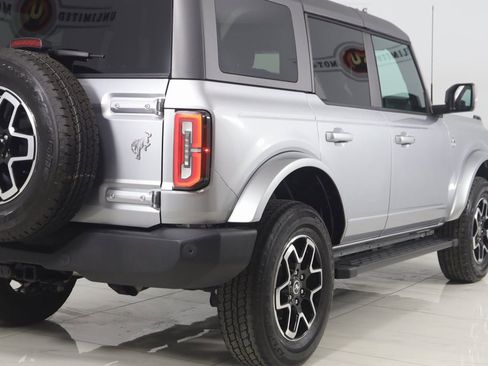 Used 2022 Ford Bronco Outer Banks image 49