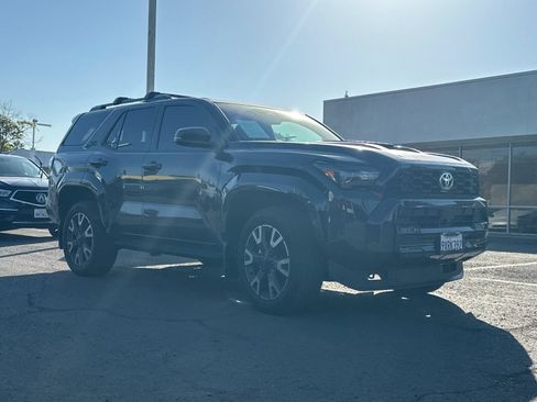 Used 2026 Toyota 4Runner TRD Sport AWD/4WD image 2