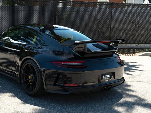 Used 2018 Porsche 911 GT3 RWD image 44
