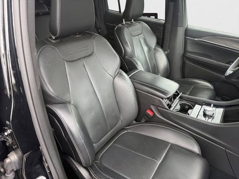 Certified 2023 Jeep Grand Cherokee Overland w/ Luxury Tech Group IV AWD/4WD image 28
