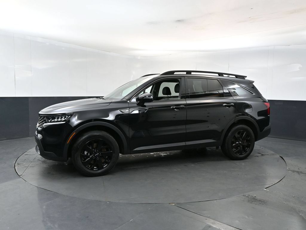 Certified 2023 Kia Sorento S AWD/4WD image 2