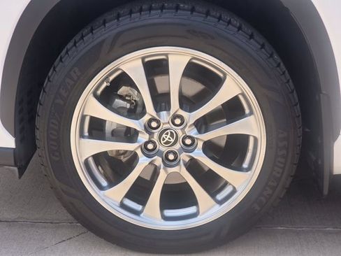 Used 2022 Toyota Highlander Limited AWD/4WD image 29