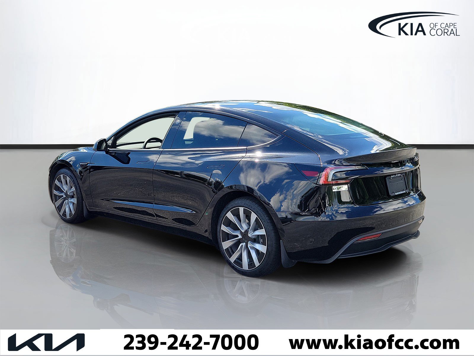 Used 2025 Tesla Model 3 Long Range RWD image 4