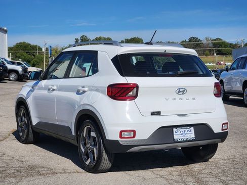 Used 2024 Hyundai Venue Limited image 7
