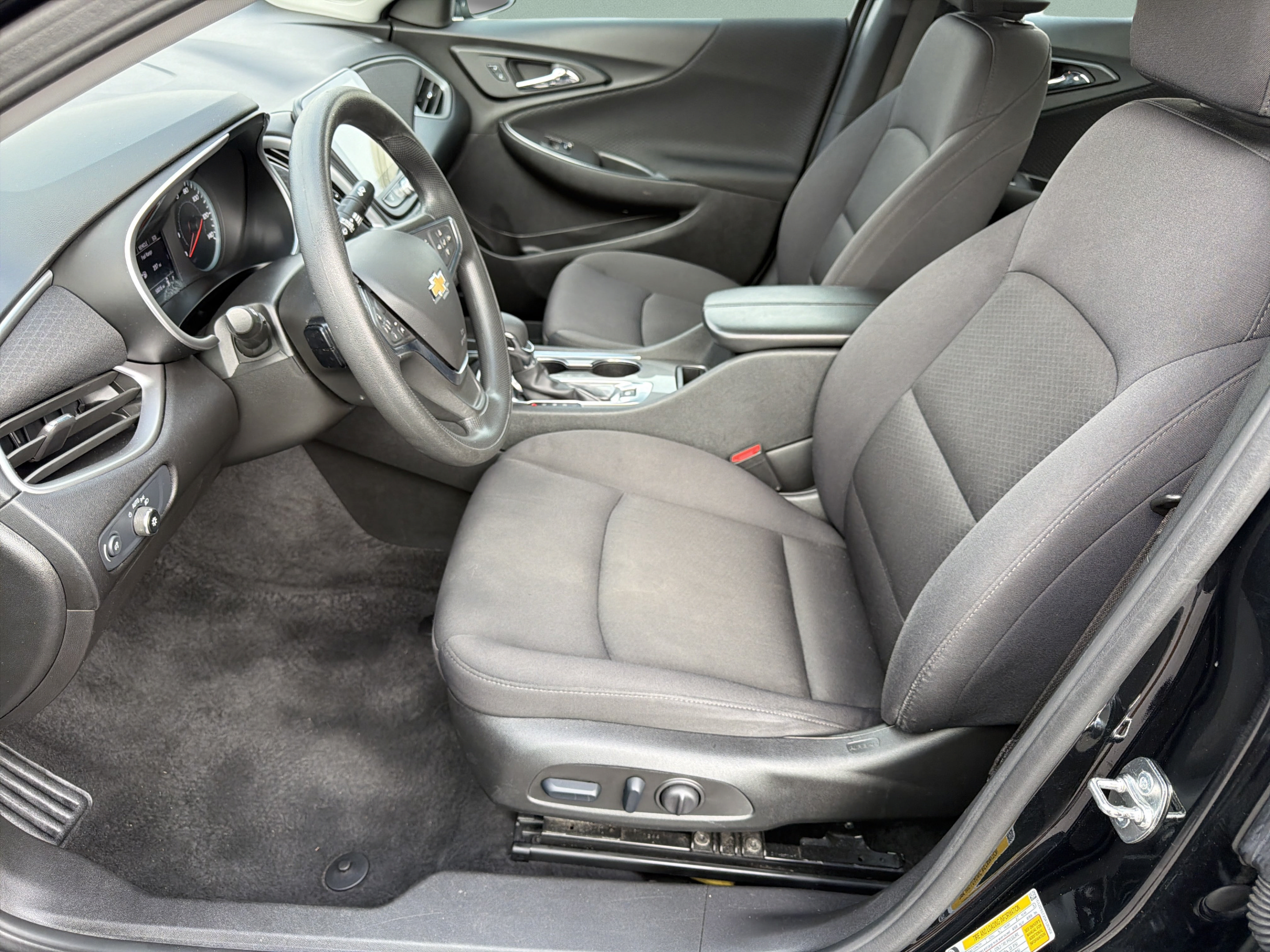 Used 2025 Chevrolet Malibu LT FWD image 29