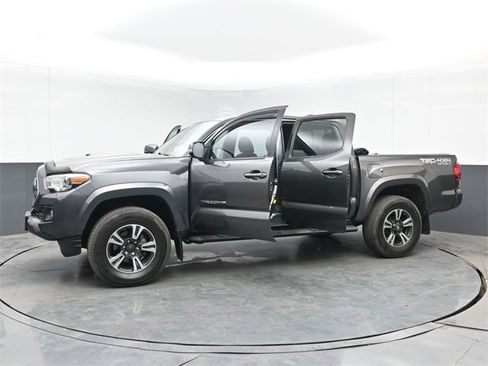 Used 2019 Toyota Tacoma TRD Sport image 51