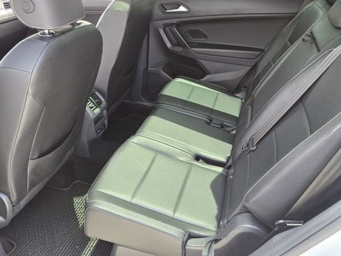 Used 2021 Volkswagen Tiguan SE R-Line image 11