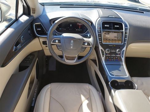 Used 2019 Lincoln Nautilus Reserve image 16