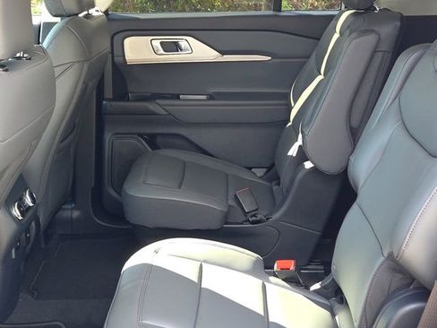New 2026 Ford Explorer Active w/ Active Comfort Package RWD image 15