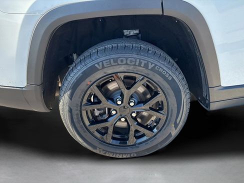 Used 2024 Jeep Grand Cherokee L Laredo image 47