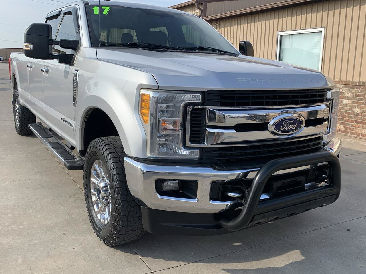 Used 2017 Ford F250 XLT w/ XLT Premium Package AWD/4WD image 1